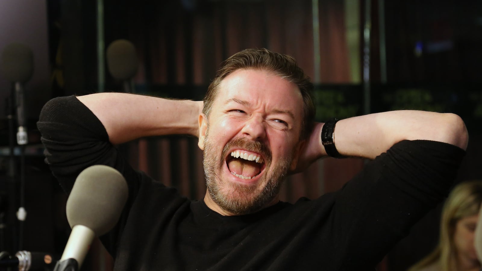 articles/2014/09/01/ricky-gervais-jokes-that-naked-hacked-actors-have-themselves-to-blame/130319-trinh-degrees-gervais_speckj
