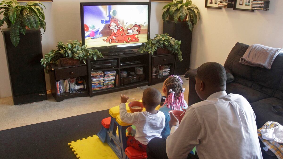 cheats/2011/10/18/doctors-no-tv-for-children-under-2/tv-kids-cheat_qkm3ep