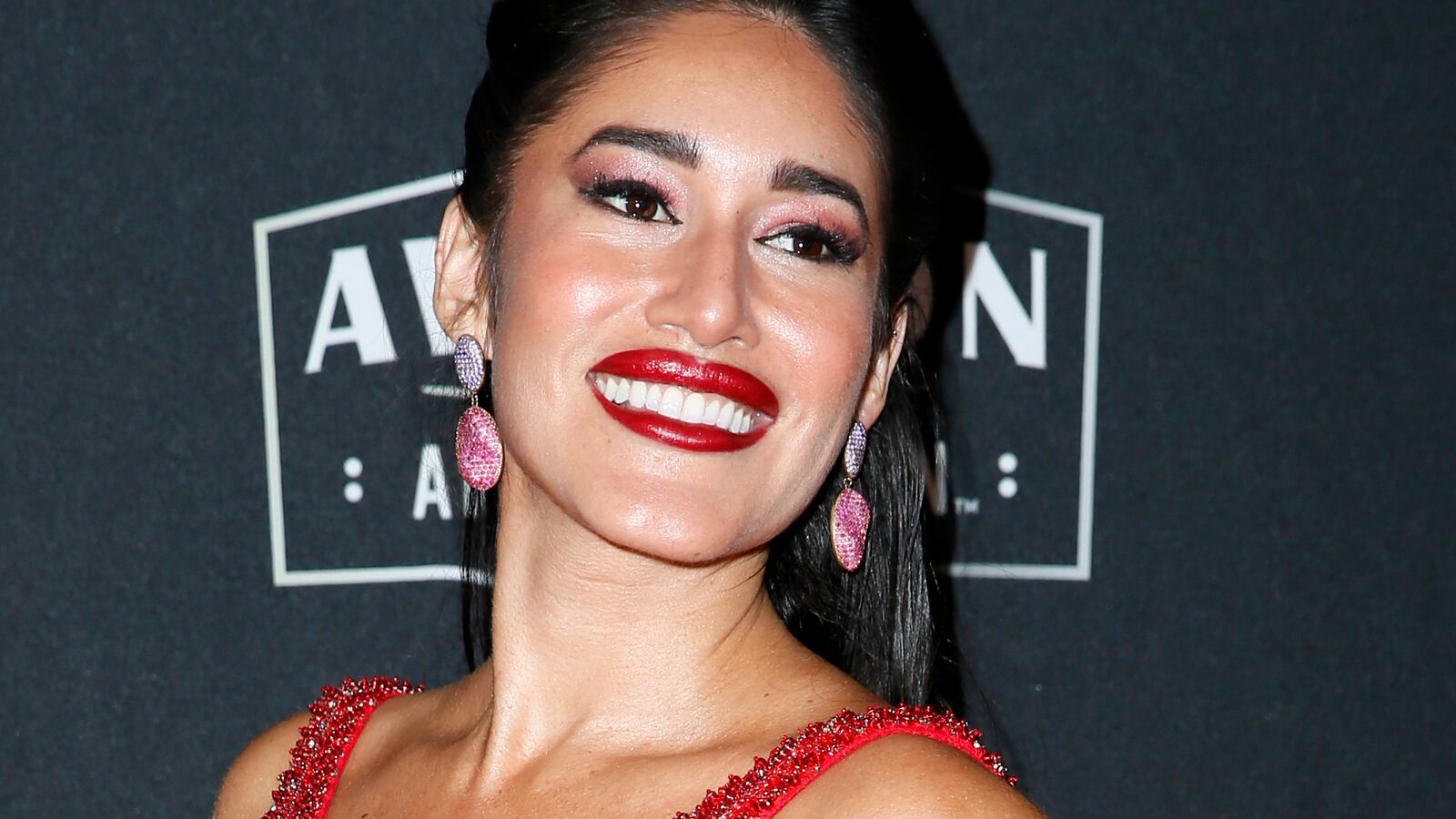 2019-11-04T000725Z_1755621818_HP1EFB400CC0C_RTRMADP_3_AWARDS-HOLLYWOODFILM_gyfxqf