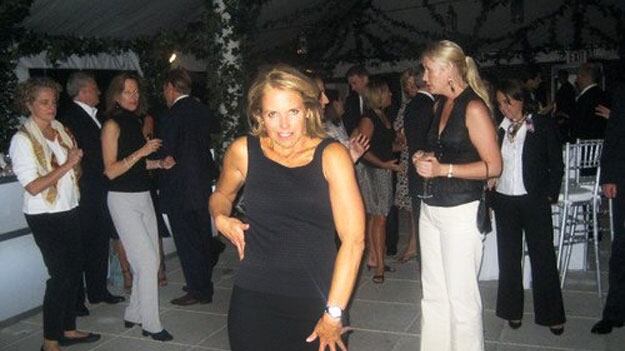 galleries/2009/11/24/celebrity-dance-off/dancing-celecouric_zplyde