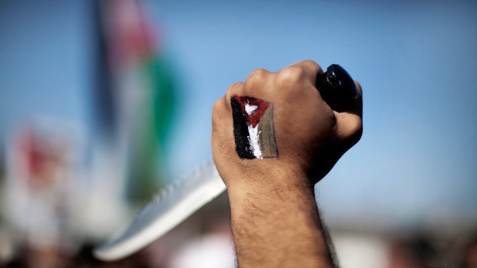 articles/2013/02/01/the-difference-a-gun-makes/the-difference-a-gun-makes-image_z4scan