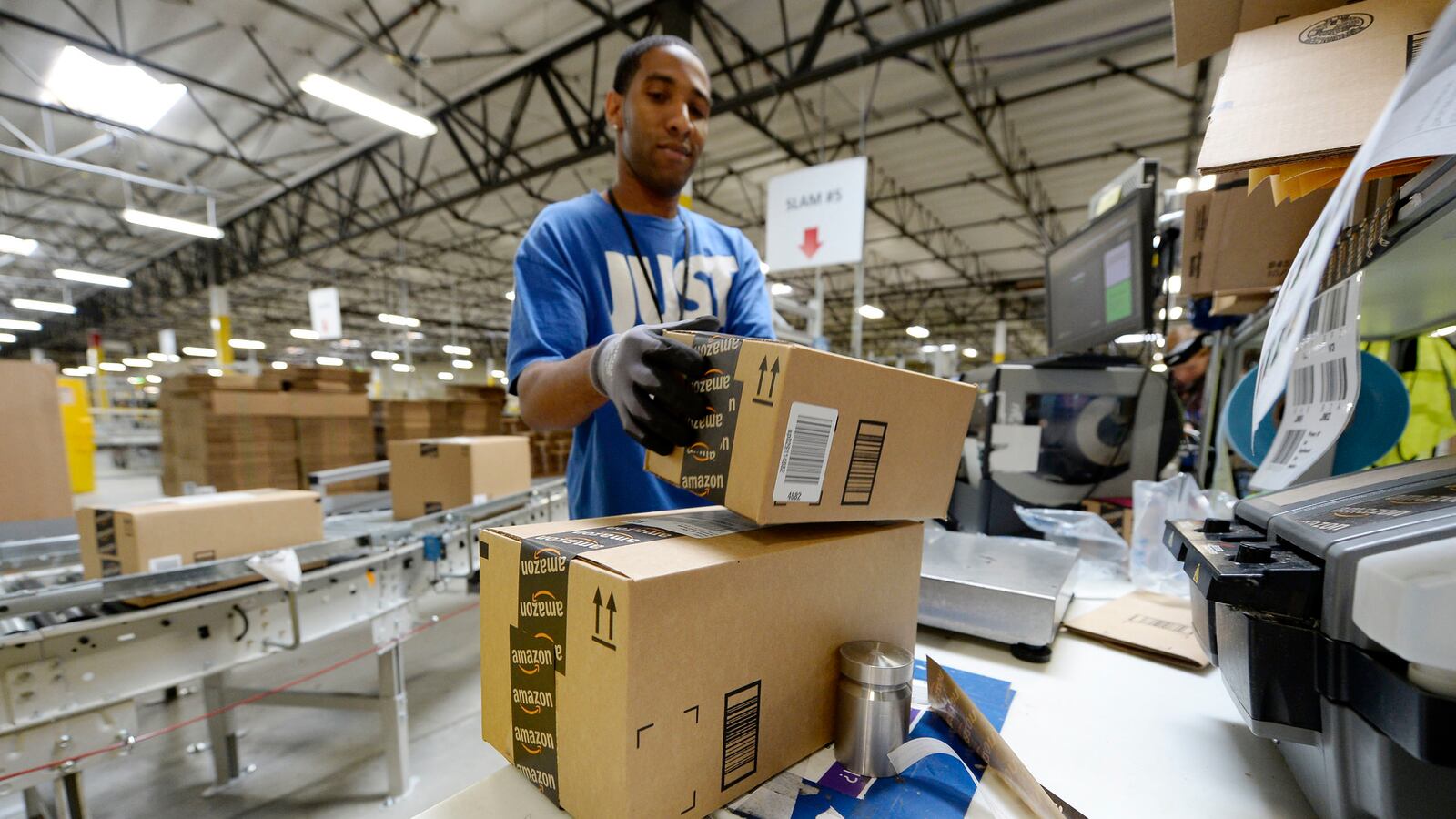 articles/2014/05/29/the-u-s-economy-had-a-hiccup-not-a-heart-attack-this-year/140529-economy-gross-tease_enioxu