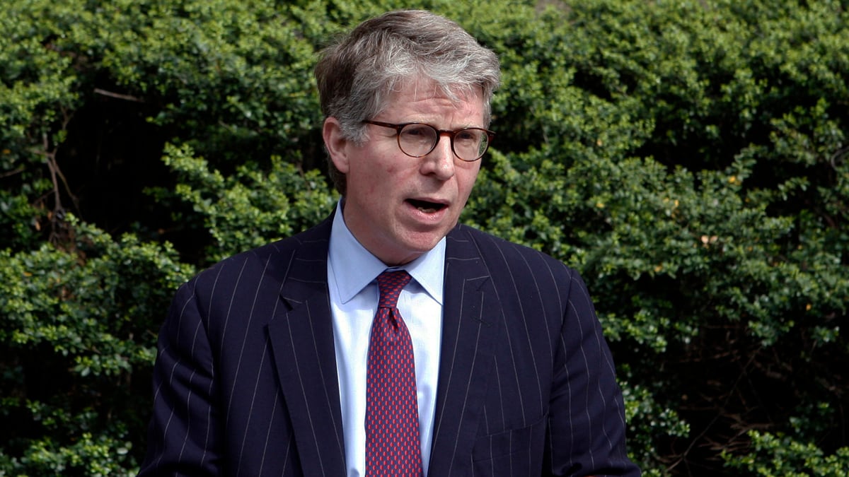 articles/2011/07/05/dominique-strauss-kahn-rape-case-no-reason-for-u-s-to-apologize/prosectors-dsk-defense-Beinart_je8wx3