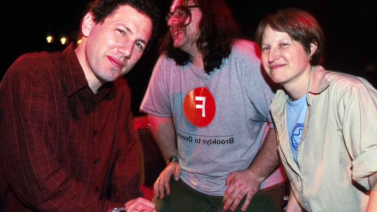 articles/2012/06/08/yo-la-tengo-and-the-birth-of-indie-rock-big-day-coming-reviewed/indie-bands-yo-la-tengo-noel-tease_whe6l6