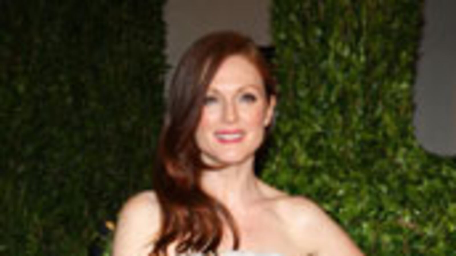 articles/2010/07/07/julianne-moore-discusses-the-kids-are-all-right/piccalo-julianne-moore_111922_j0tf2l