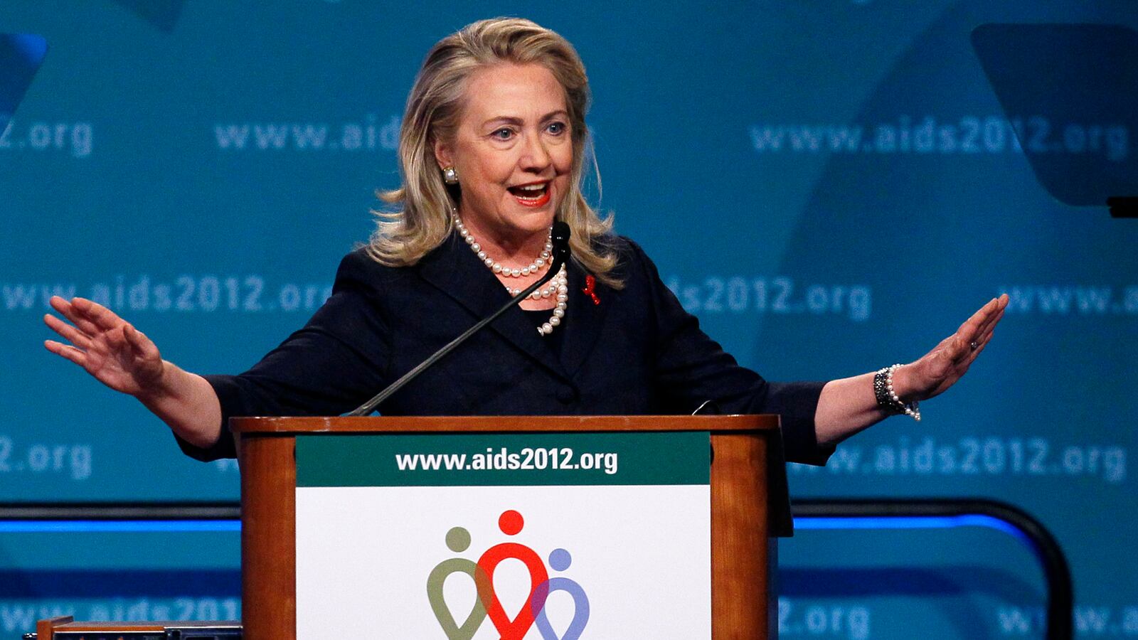 cheats/2012/07/24/u-s-gives-150-to-aids-fight/clinton-aids-donation-us-cheat_g86ynk