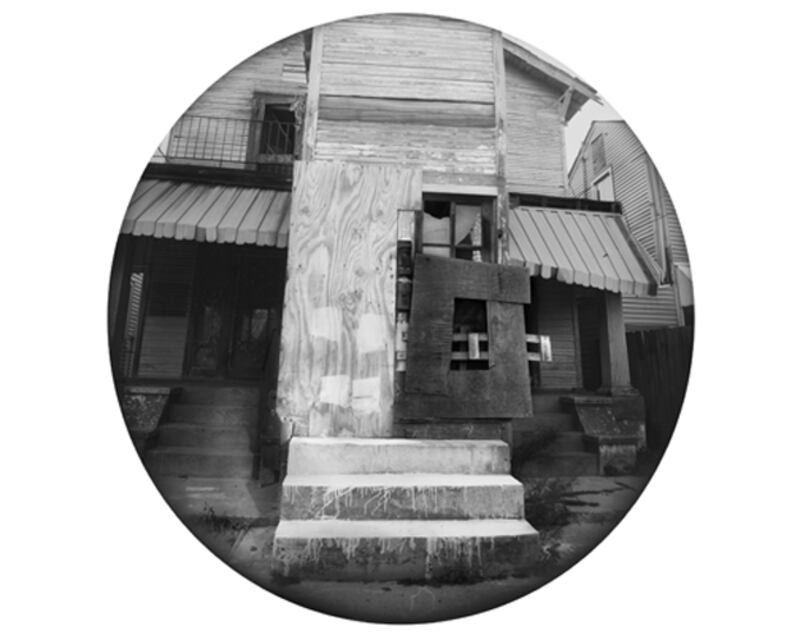 galleries/2011/01/27/a-haunting-look-at-new-orleans/deborah-luster---5_bvibgi