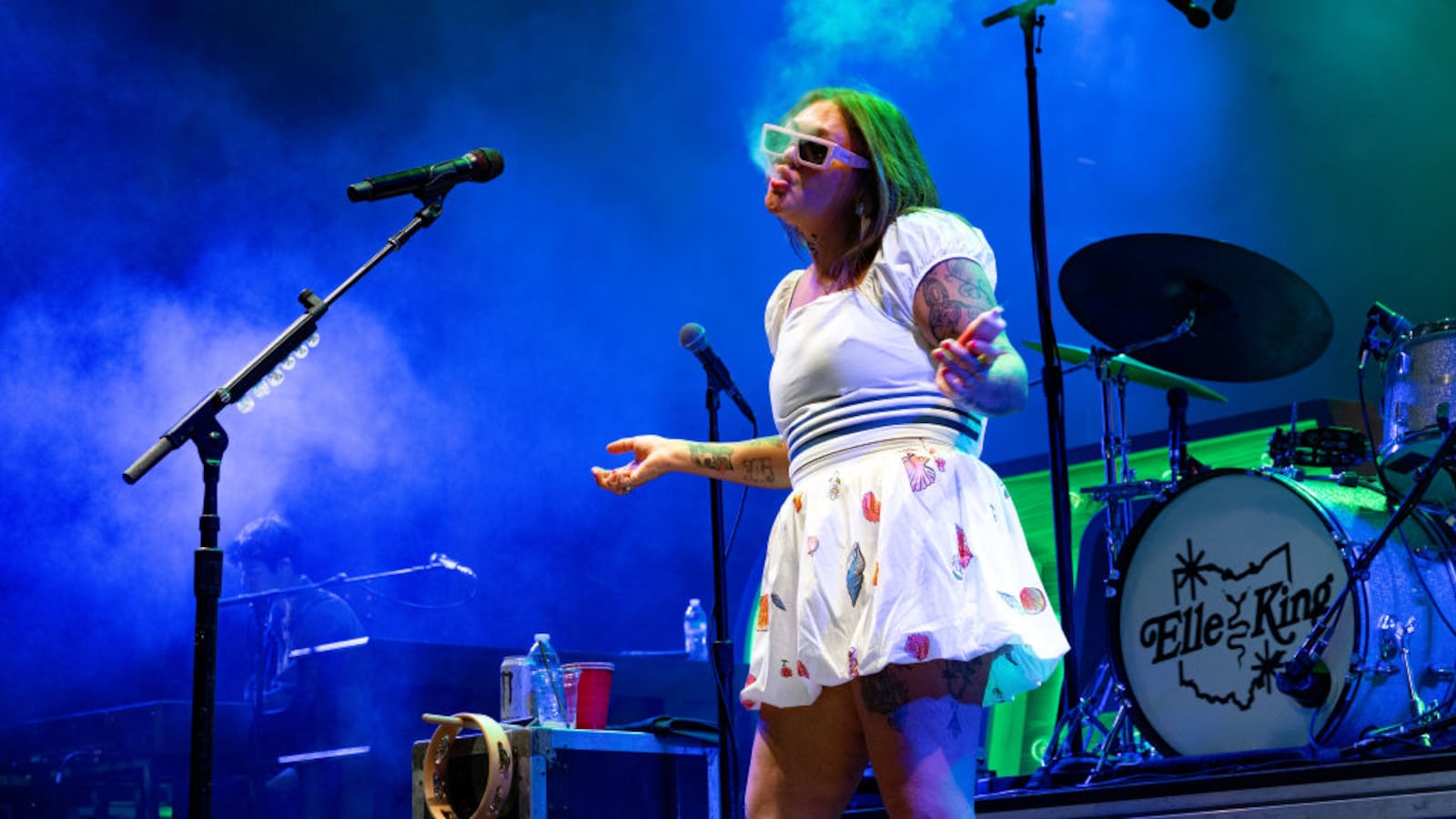 Elle King performing in Florida in 2023