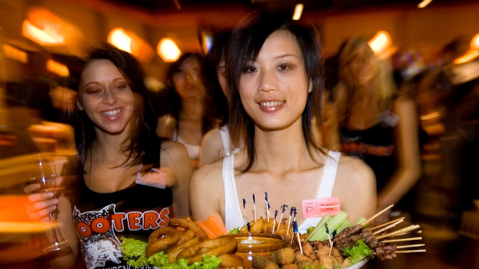 cheats/2013/08/14/hooters-bob-filner-not-welcome/130814-hooters-cheat_d0asxk