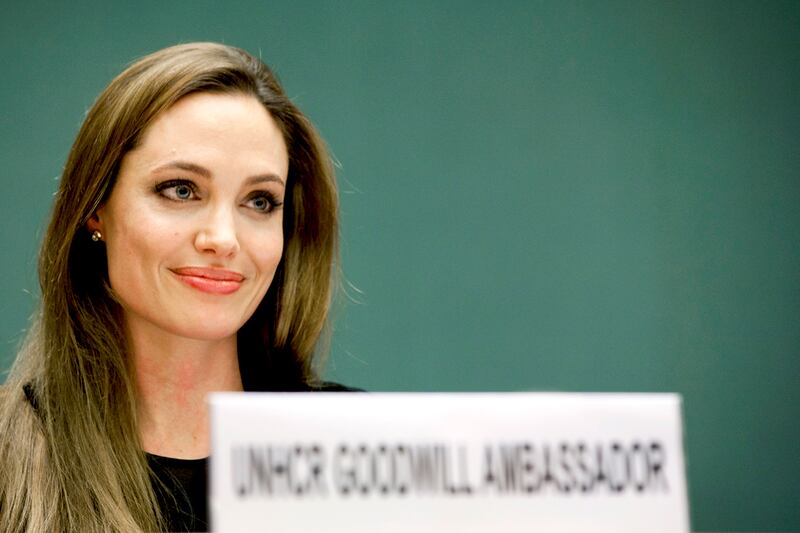 galleries/2011/11/14/brad-pitt-and-amanda-bynes-among-11-stars-who-quit-acting-photos/stars-who-quit-acting-jolie_fixayx