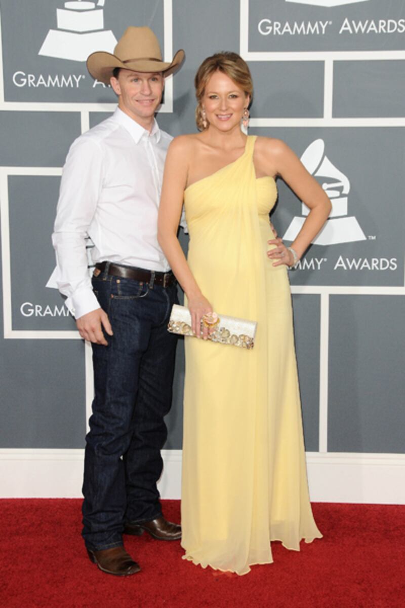 galleries/2011/07/11/david-and-victoria-beckham-s-harper-seven-and-more-summer-babies-2011/jewel-gives-birth_brymqs