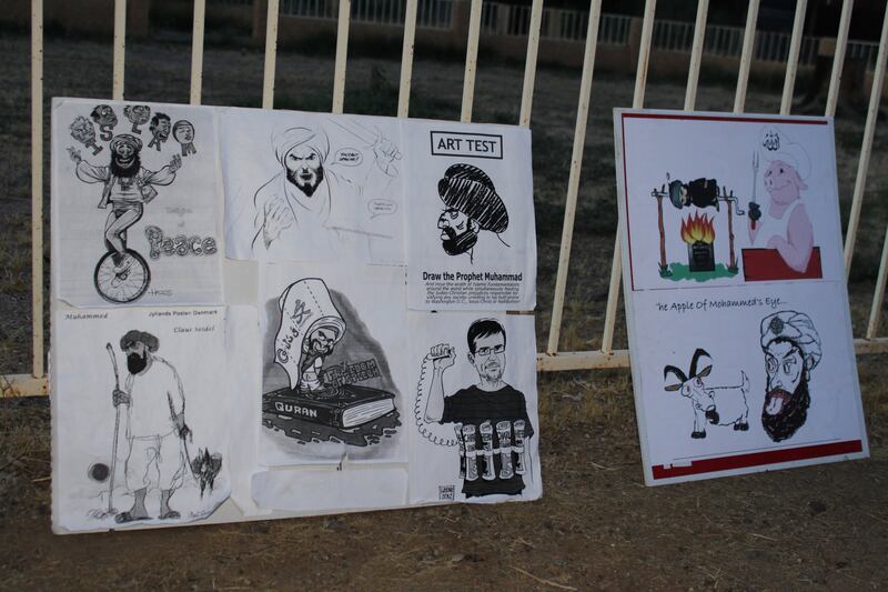 articles/2015/05/30/anti-islam-bigots-fail-to-provoke-in-phoenix/150529-zemansky-draw-mohammed-embed2_dzno8d
