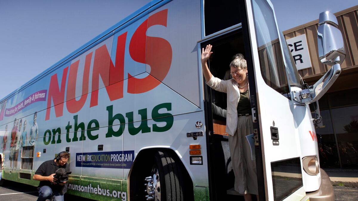 articles/2012/06/28/nuns-vs-romney-the-sisters-hit-the-battleground-state-of-ohio/nuns-on-the-bus-howey_bqvapl