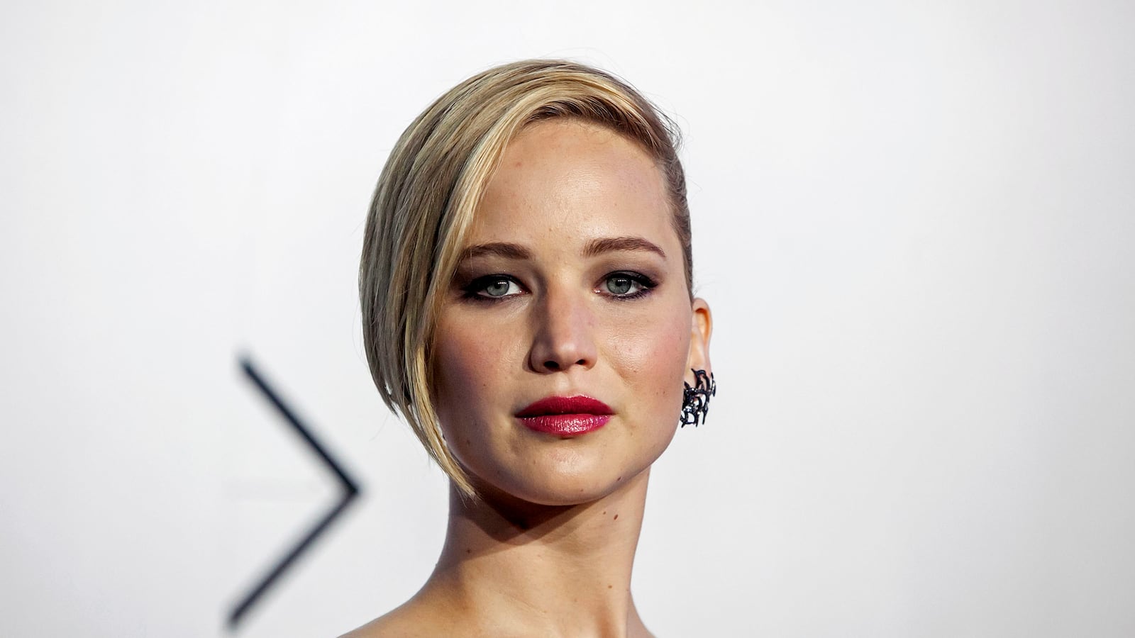 cheats/2014/09/04/nude-jlaw-upton-pics-to-be-on-display/140904-jlaw-pics-cheat_rcp7lm