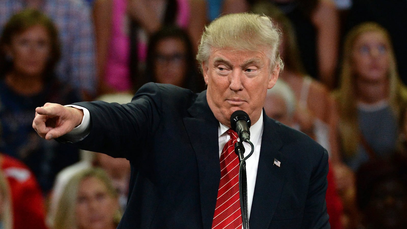 articles/2016/08/09/donald-trump-s-second-amendment-joke-will-get-real-people-killed/160809-nuzzi-trump-tease_ggnudc