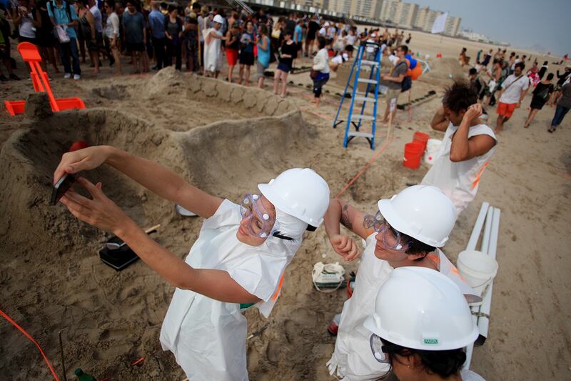 galleries/2013/08/11/seo-the-2013-artist-sandcastle-competition-hosted-by-creative-time-photos/gal-sandcastle-12_vc5ofa