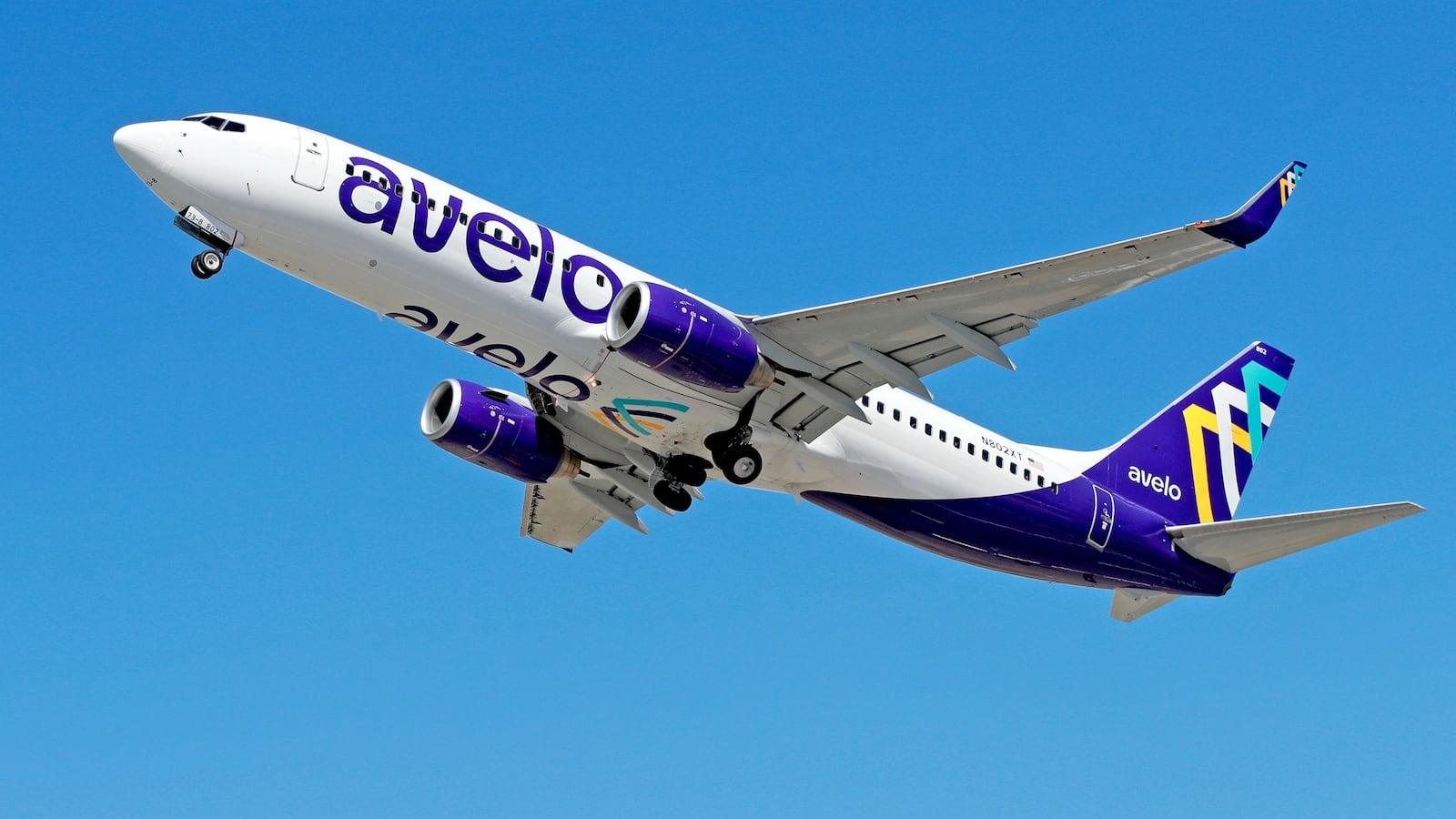 BURBANK, CALIFORNIA - APRIL 28: Avelo Airlines takes off with first flight between Burbank and Santa Rosa at Hollywood Burbank Airport on April 28, 2021 in Burbank, California. (Photo by Joe Scarnici/Getty Images for Avelo Air)