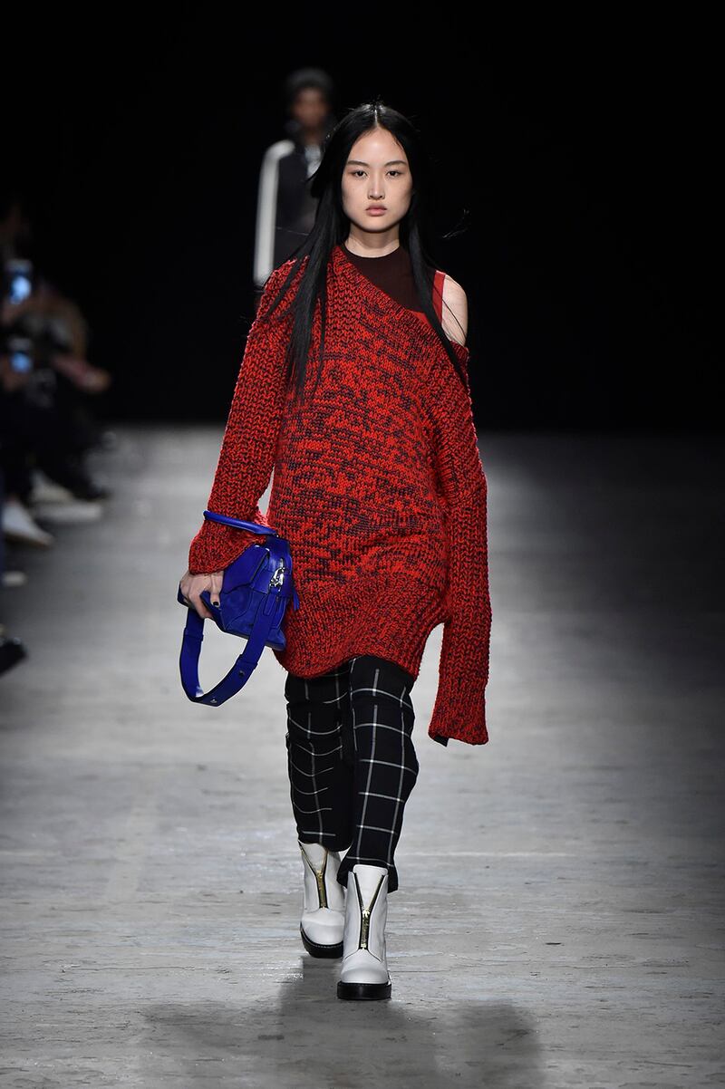 articles/2016/02/16/welcome-to-the-stiletto-cowboy-boot-jeremy-scott-zac-posen-tory-burch-thom-browne-and-rag-bone-at-nyfw/160216-teeman-crocker-nyfw-rag-and-bone-embed_hcvj36