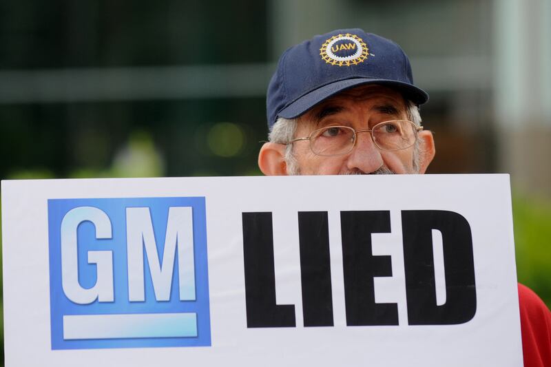 articles/2014/07/17/the-cops-who-found-out-the-truth-about-gm-s-deadly-cars-in-2006/140716-daly-general-motors-tease_x56hyz