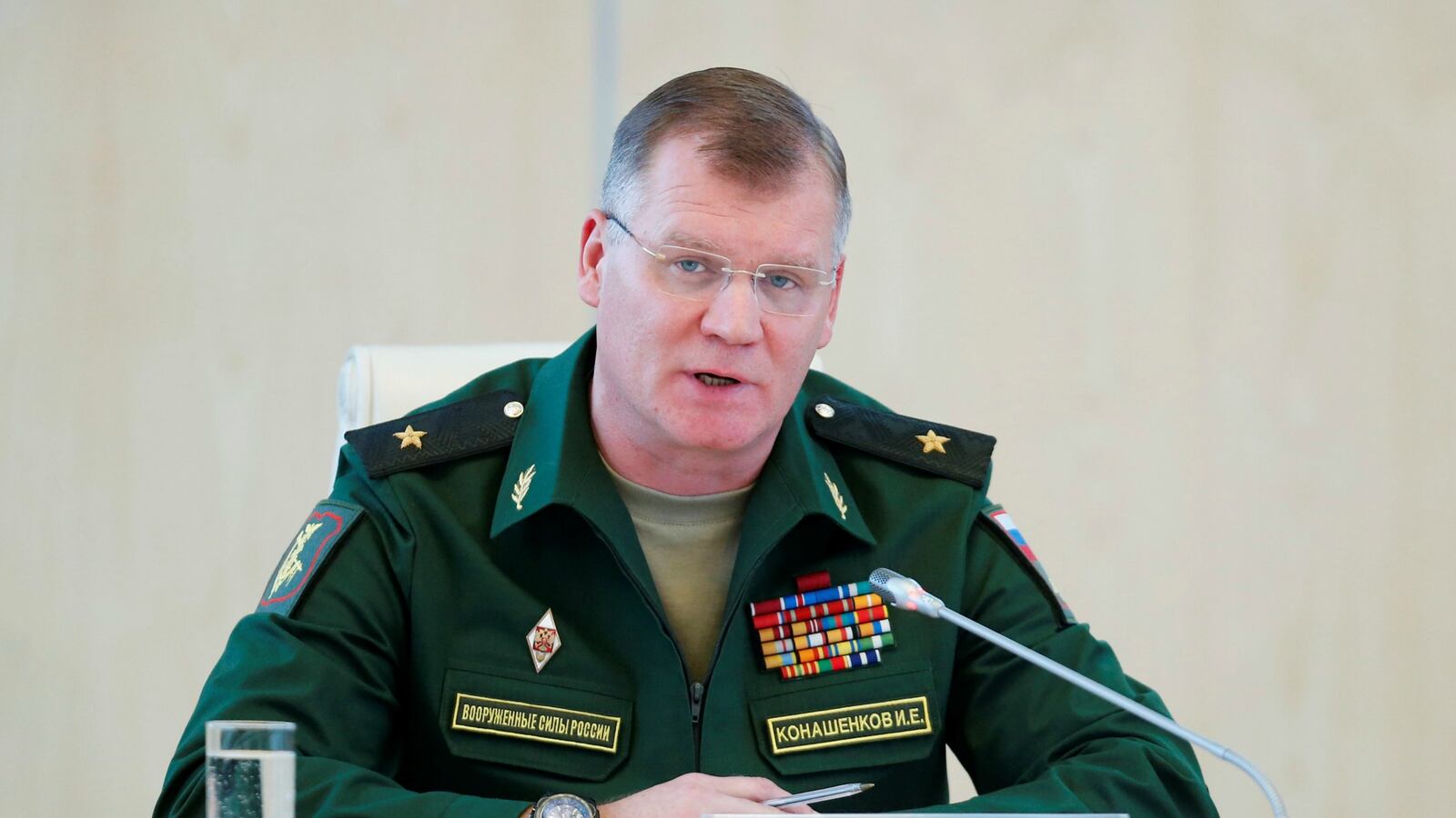 cheats/2016/10/07/russia-threatens-to-shoot-down-u-s-aircraft-in-syria/161007-russia-syria-threat-u.s.-cheat_ck9gxz