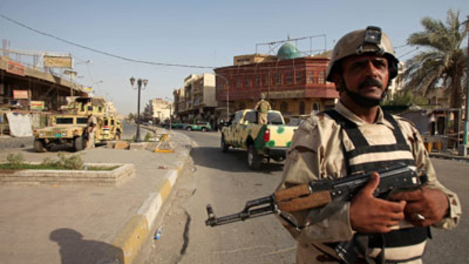 cheats/2011/10/08/iraqi-army-postpones-pullout/iraq-army_sets6a