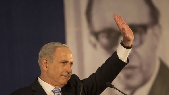 articles/2012/11/08/laying-the-groundwork-for-a-rightist-government/bibi-wave-openz_uax7xx