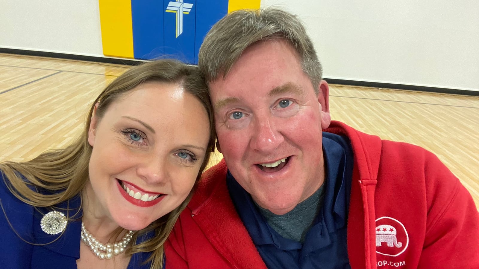 E9JY-n-XEAUxKZA_lruief