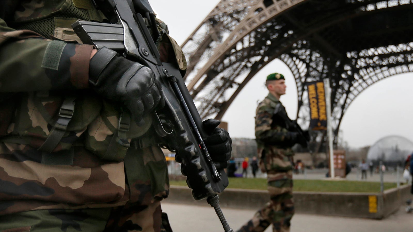 articles/2015/01/16/europe-s-minority-report-raids-on-future-terrorists/150116-dickey-europe-minority-report-tease_pekeat