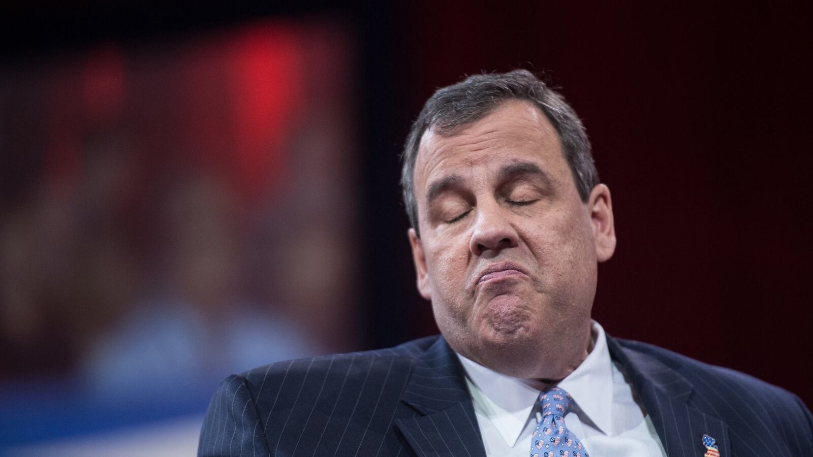 articles/2015/05/11/chris-christie-the-ultimate-political-cockroach/150510-nuzzi-unkillable-christie-tease_affz1c