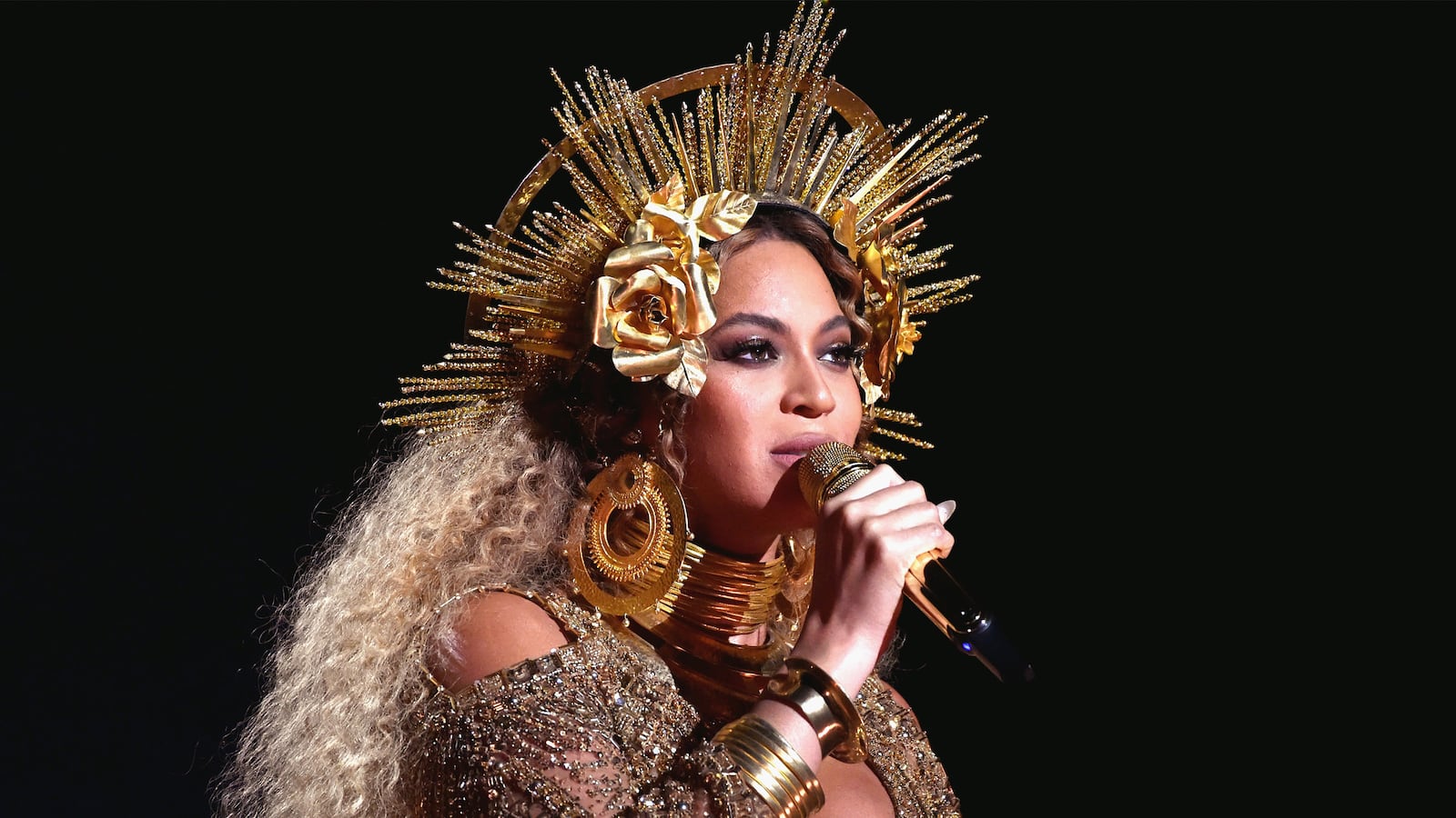 articles/2017/04/25/beyonc-launches-formation-scholarship-for-female-students-continues-world-domination/170425-Jones-Beyoncé-Launches-Formation-Scholarship-tease_lvjdks