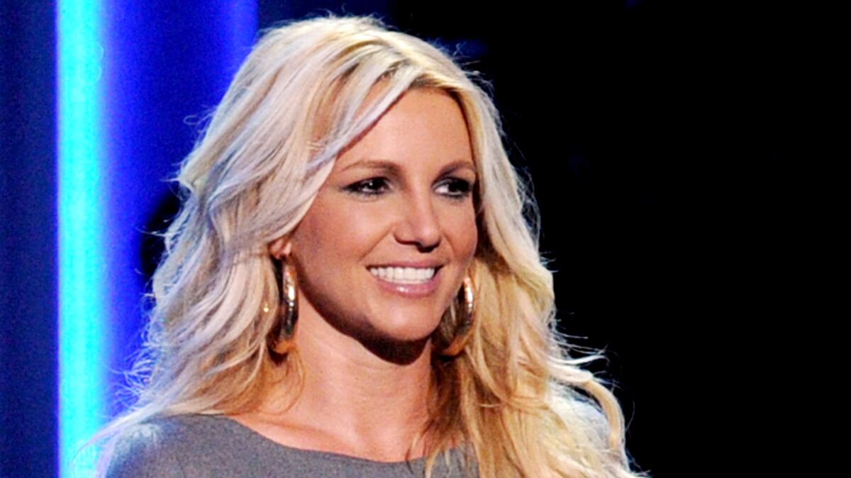 cheats/2012/11/06/britney-spears-to-pen-novel/spears-write-novel-cheat_vyfwbr