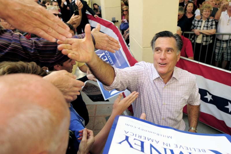 articles/2012/01/29/romney-keeps-the-heat-on-gingrich-in-naples/romney-in-naples-florida-romano_jrfdgi