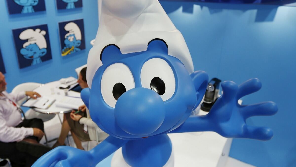 cheats/2013/01/17/scottish-woman-builds-shrine-to-smurfs/smurf-collection-cheat_fvhhzt