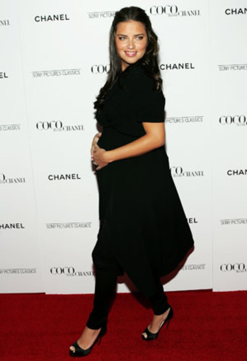 galleries/2009/09/16/coco-before-chanel-new-york-premiere/coco-chanel-7_yrt7co