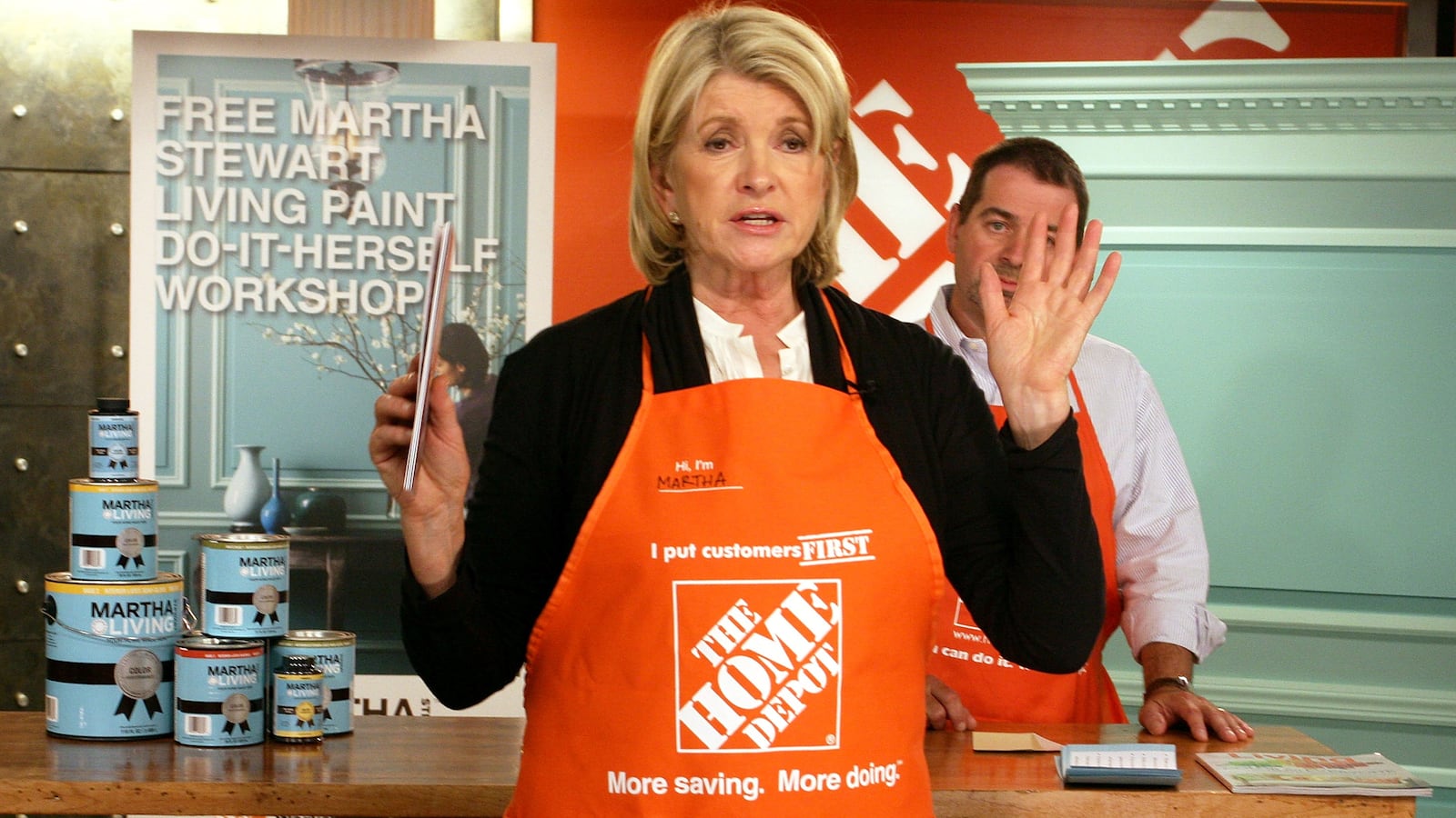 articles/2013/08/18/business-longreads-for-the-week-of-august-17-2013/130817-martha-longreads-tease_pdtmja