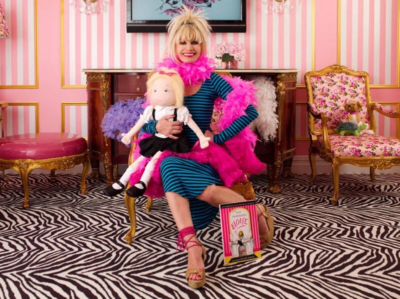 galleries/2013/09/18/nine-themed-hotel-suites-that-put-regular-rooms-to-shame-photos/item0.rendition.slideshowWideHorizontal.plaza-hotel-eloise-suite-new-york_r9hzpl