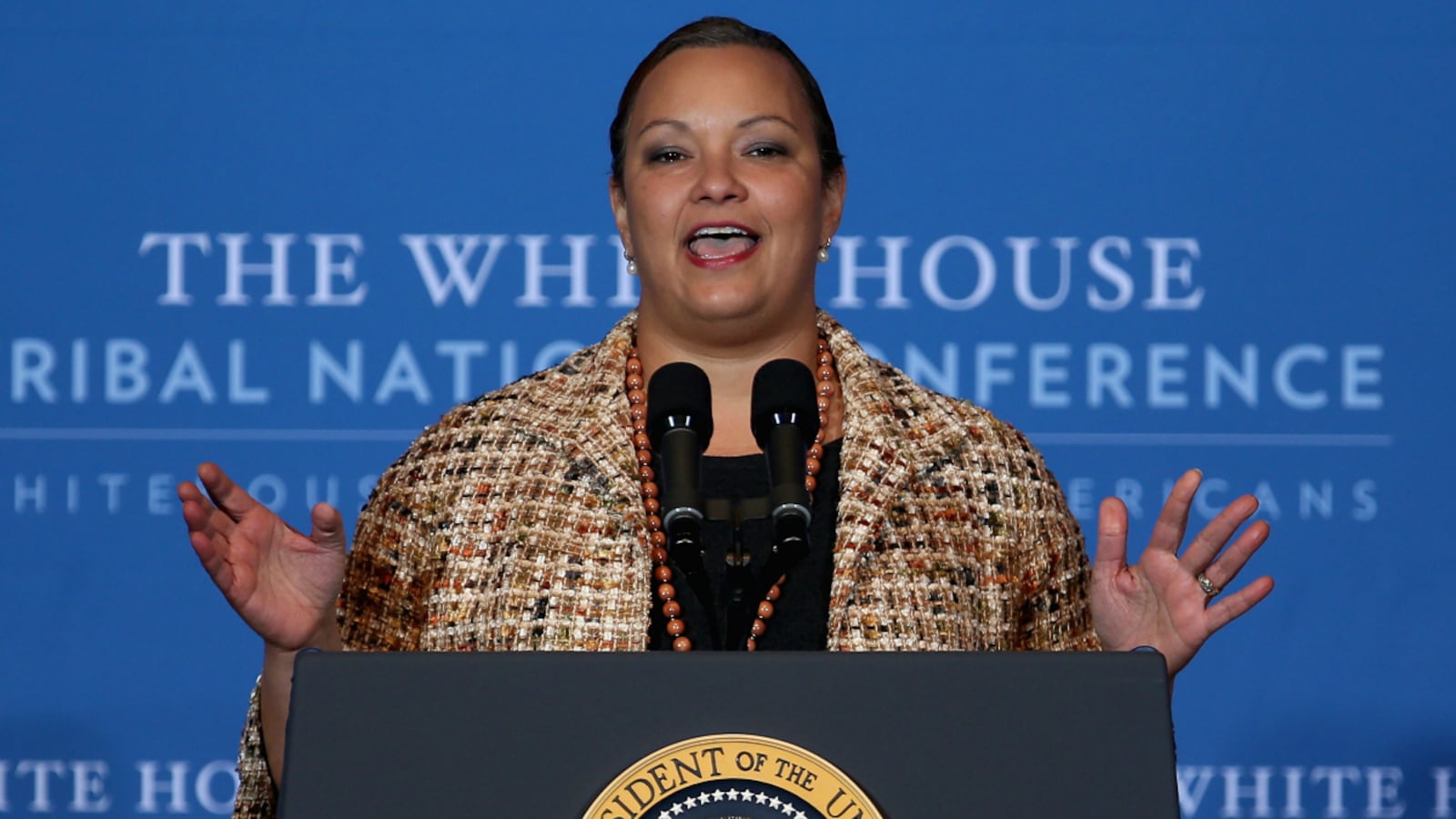 cheats/2013/05/29/apple-hires-former-epa-administrator/lisa-jackson-apple-cheat_getzkj