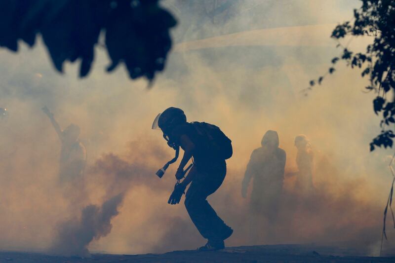 articles/2014/04/14/venezuela-s-agony-weak-president-strong-generals-riots-and-cocaine/140404-ventura-venezuela-tease_nbpru0