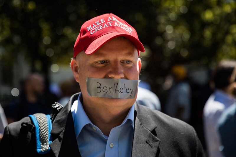 171022-greenwald-college-free-speech-embed-1_zs22wf