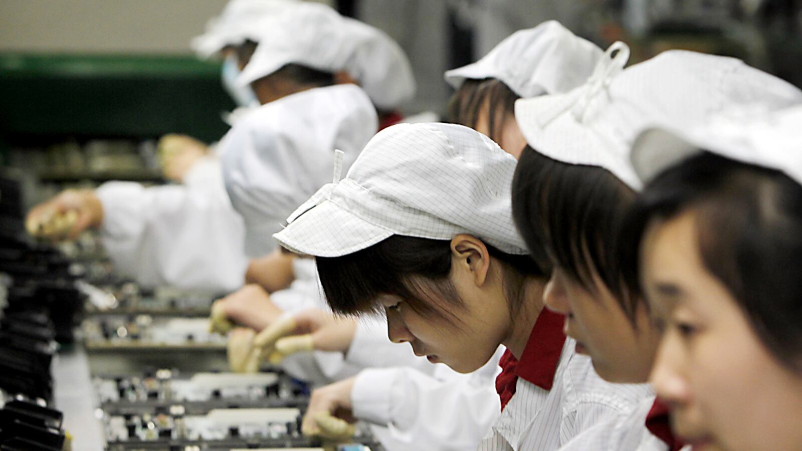 cheats/2012/02/20/apple-supplier-to-raise-salaries/foxconn-cheat_o8u0pa