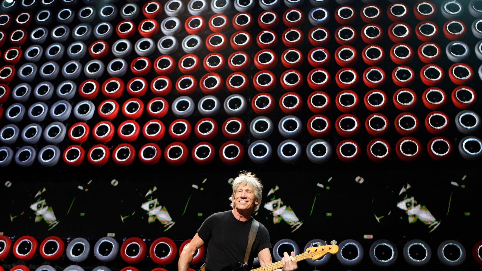 articles/2015/09/29/this-wall-has-nothing-to-do-with-trump-pink-floyd-s-classic-reimagined/150928-grove-waters-tease_yaz9l2