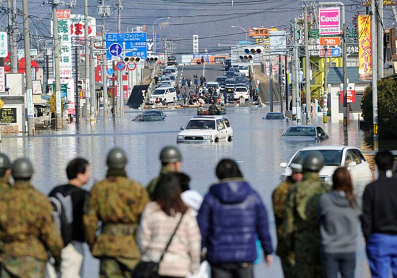 galleries/2011/03/11/quake-tsunami-hit-japan/japan-update-11_ojvmb8