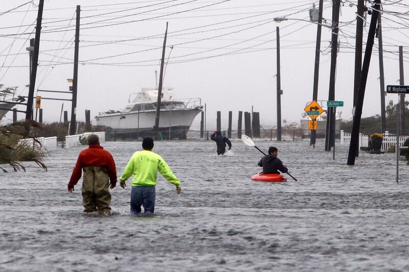 articles/2013/09/09/hurricane-marco-rubio-name-the-storms-after-those-who-deny-global-warming-exists/130908-Green-stormnames-tease-embed_ziwani