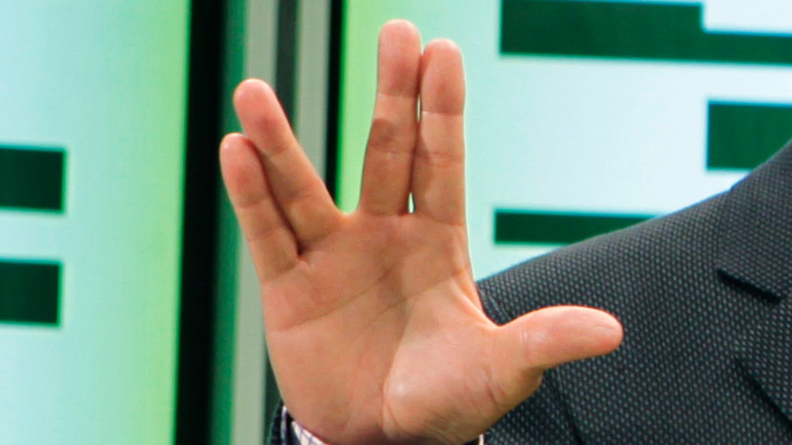 cheats/2014/01/03/nc-councilman-resigns-in-klignon/140103-klingon-councilman-cheat_oknb5i