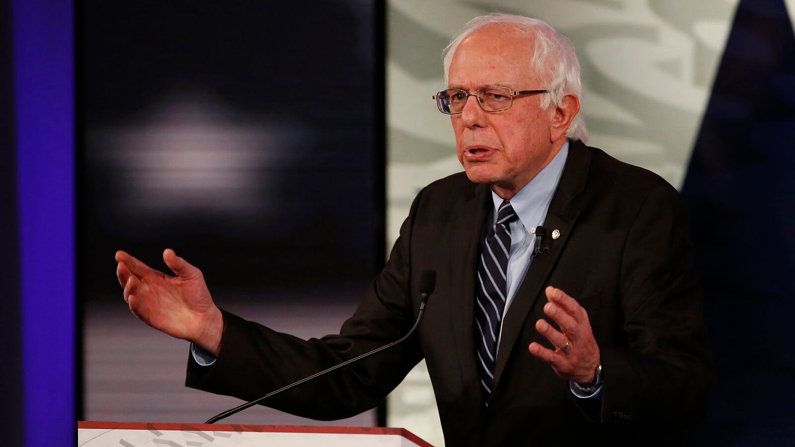 articles/2015/11/14/bernie-stumbles-on-paris-question/151114-resnick-sanders-stumbles-tease_phrhva