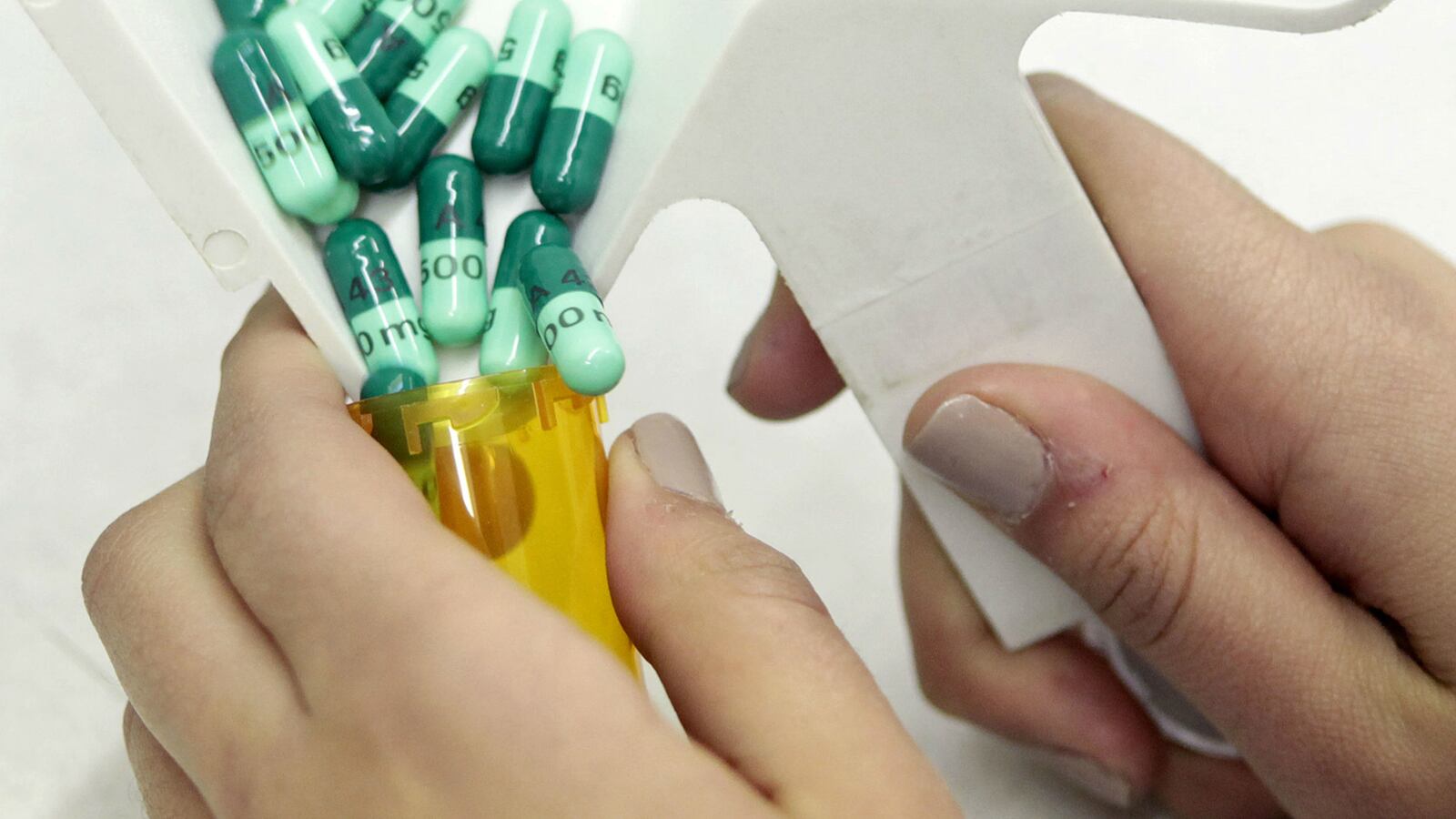 cheats/2015/04/14/u-s-spent-374b-on-prescription-drugs/150414-pharma-drugs-cheat_oedom3