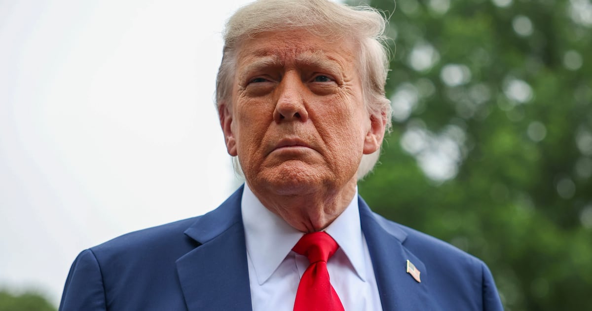 Trump Rolls Out Gold Smartphone to Profit From His Supporters