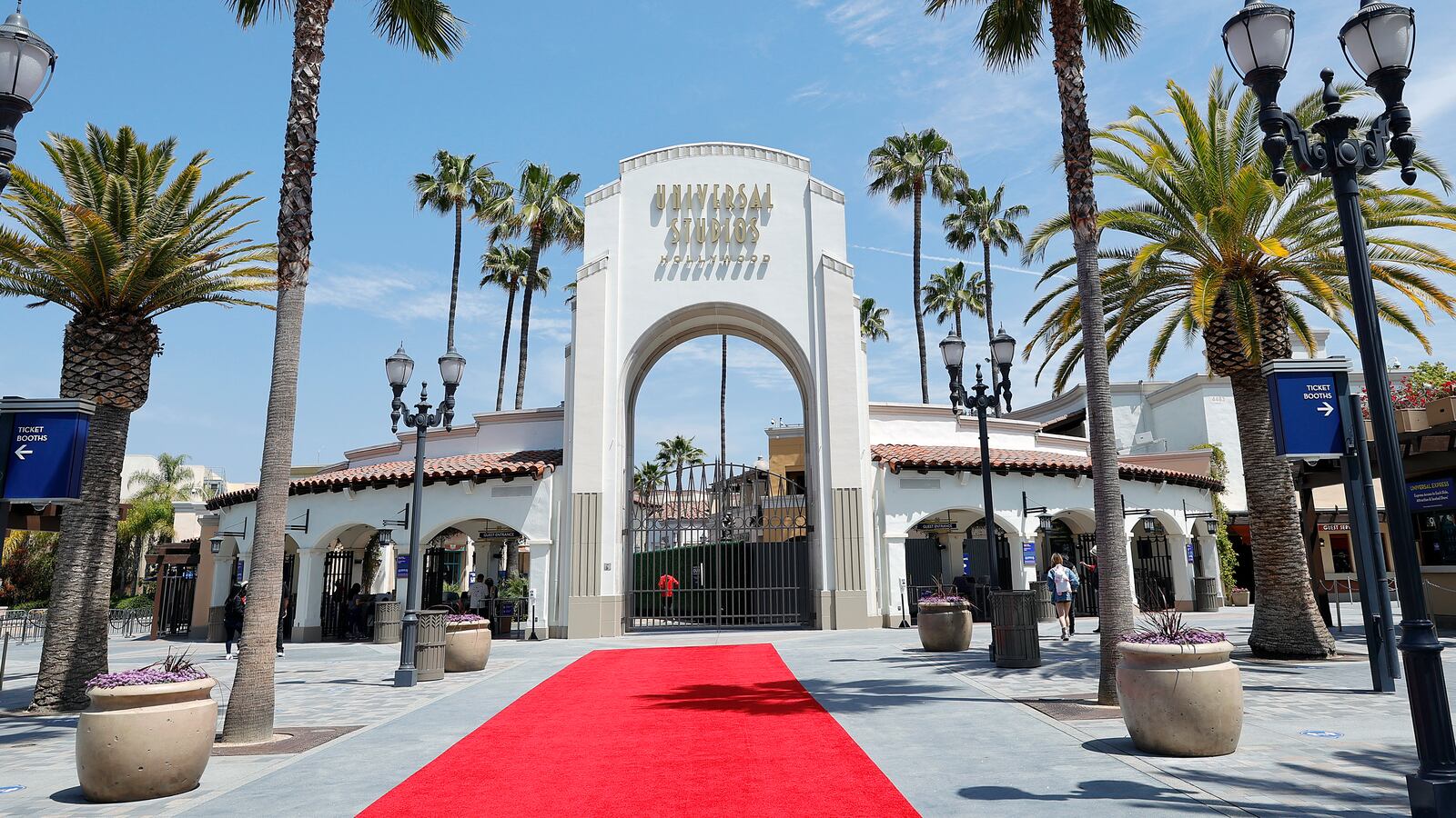 The entrance to Universal Studios Hollywood.