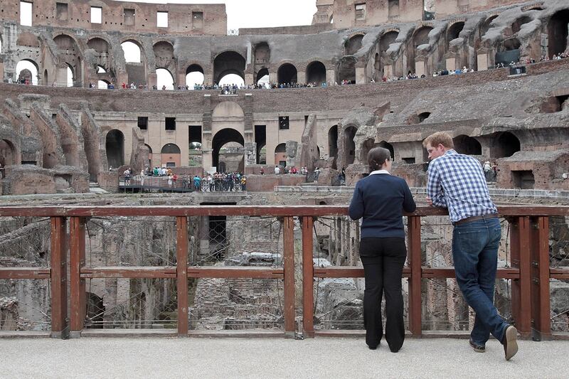 articles/2014/05/19/harry-visits-colosseum-and-pays-for-his-own-ticket/col_kkgt4f