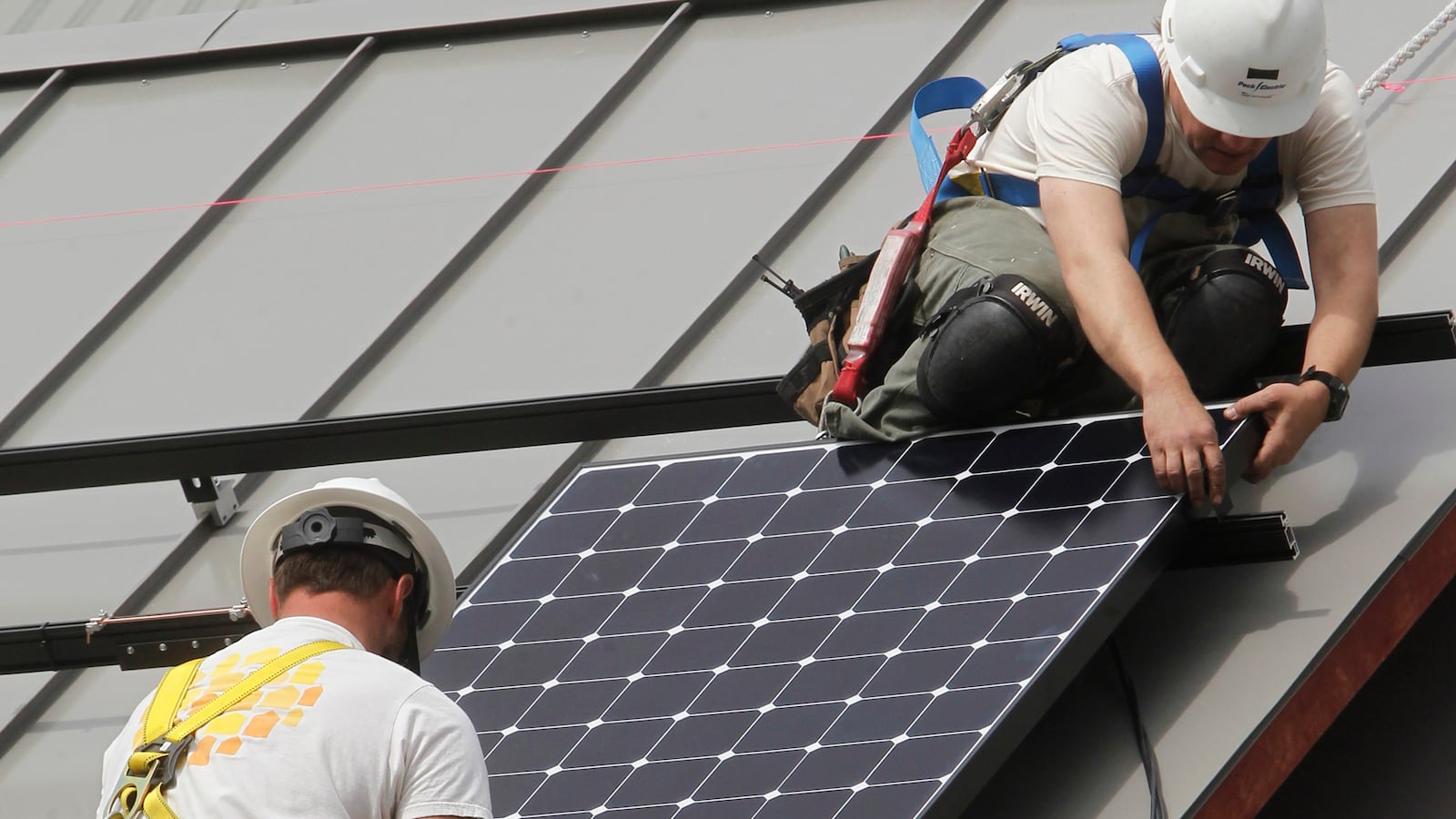 articles/2013/05/10/california-towns-pass-law-requiring-new-buildings-to-have-solar-panels/130510-solarpanels-tease_s8hrie